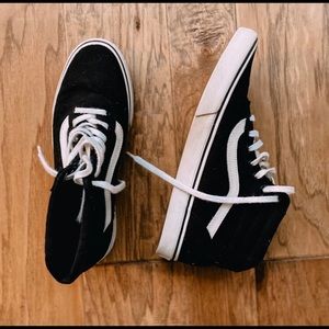 Women’s high top black vans